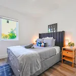 Wonderful 3 Bedrooms House, Spacious&Bright